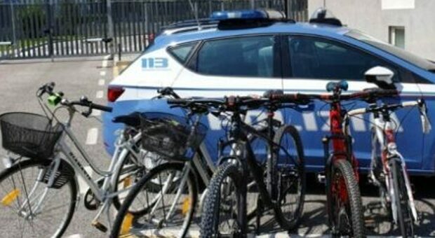 Ladri di biciclette, dopo gli incentivi dell'inverno è un'estate di furti: «Più attenzione a dove le lasciate»