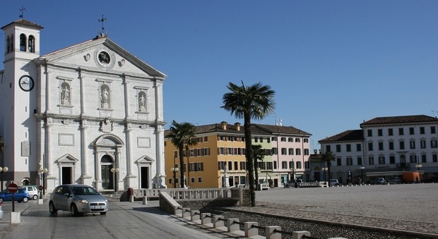 Il piazza Grande di Palmanova e la chiesa