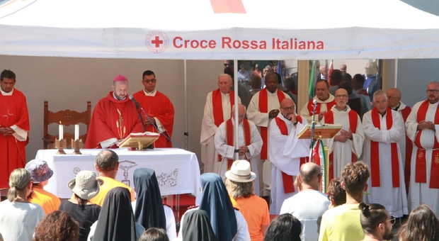 Il vescovo Piccinonna ad Amatrice ricorda le vittime a 7 anni dal terremoto: «Comunità più forte del sisma»
