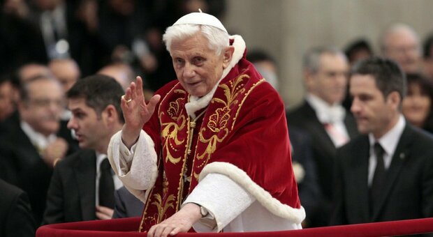Scandalo pedofilia, la lettera di Benedetto XVI: «Chiedo perdono, ma non sono un bugiardo». E ringrazia Papa Francesco