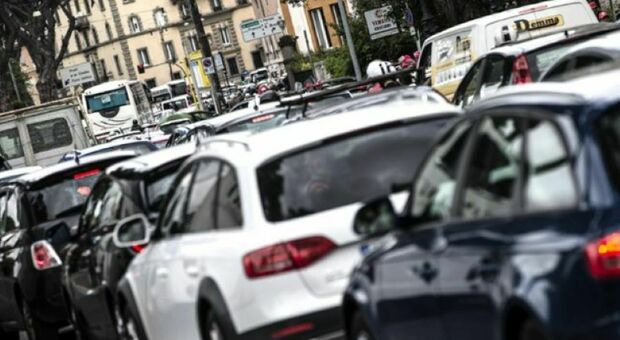 Traffico a Roma, caos anche in serata: città paralizzata, e la finale di Coppa Italia non c'entra