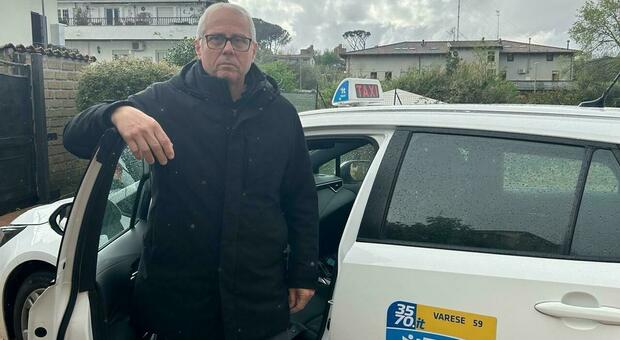 Roma, sta per partorire in strada: salvata dal tassista eroe Massimo Manni. «La corsa più bella della vita»