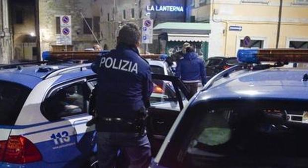 Perugia, truffa dello specchietto in zona ospedale la polizia denuncia coppia di siciliani