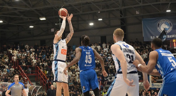 Basket, Coppa Italia. Finale inedita tra l'Olimpia Milano e la sorprendente Napoli