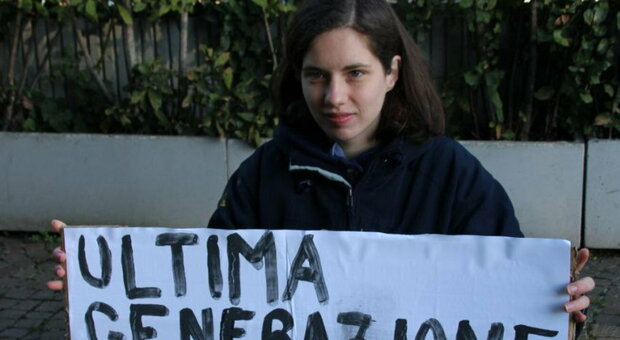 Laura Zorzini, sciopero della fame per sei giorni: portata in ospedale. «Non mi fermerò»