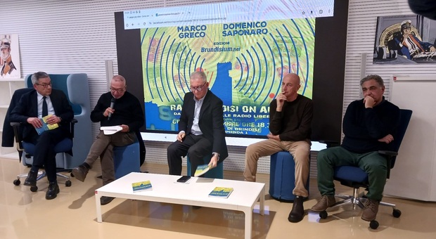 Un momento della presentazione del libro: da sinistra, il sindaco Pino Marchionna, Marco Greco, Antonio Celeste, Mimmo Saponaro e Oreste PInto di Brundisium.net