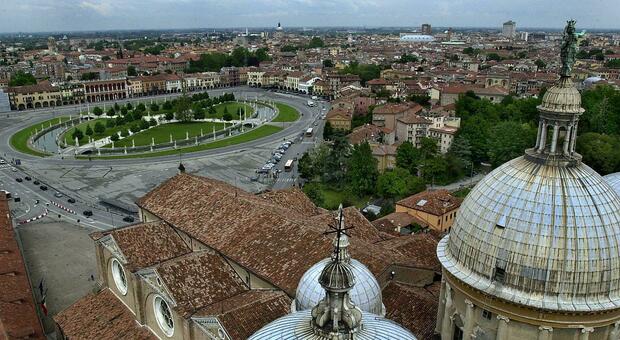 Mercato immobiliare a Padova, compravendite in calo: la zona più costosa è Prato della Valle, la più economica Mortise