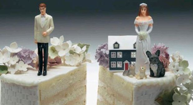 Italia, lieve aumento dei matrimoni e boom di divorzi: ecco perché