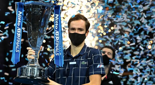 Medvedev trionfa alle Atp Finals: Thiem si arrende in tre set