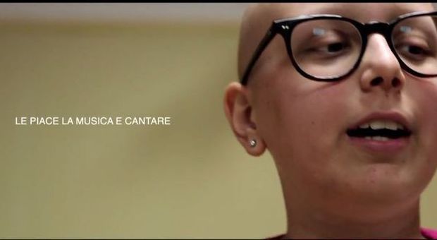 Il Coro del teatro San Carlo canta per i bimbi del reparto di oncologia del Pausilipon| Video