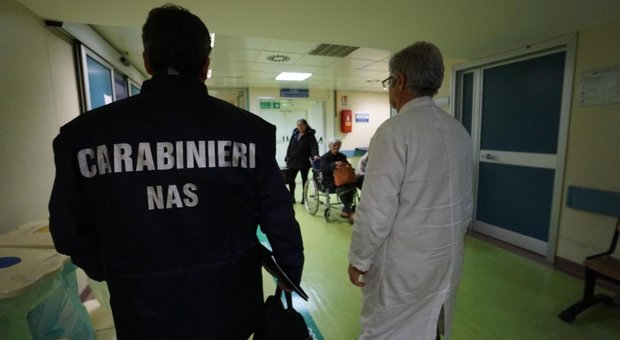 Formiche in ospedale a Napoli: in corso blitz dei Nas e degli ispettori del ministero
