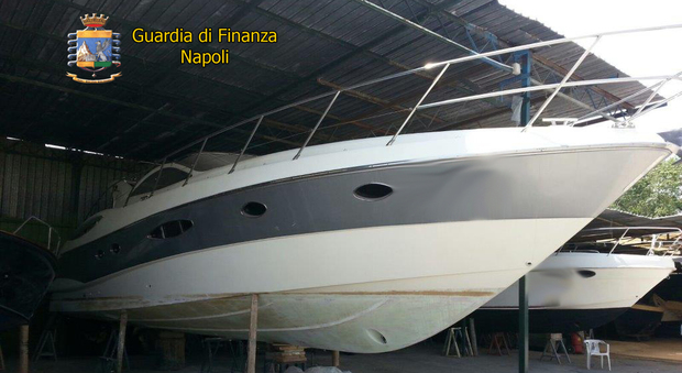 Napoli, sequestrato lo yacht di lusso di «'u russo» del clan Contini