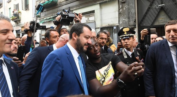 Sindaco Riace arrestato, Salvini: che dicono buonisti che vogliono Italia piena di immigrati?