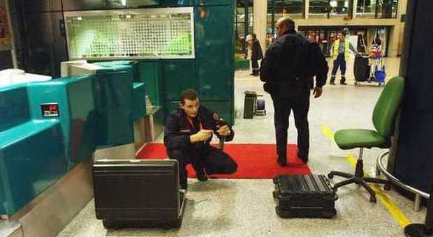 Fiumicino, falso allarme per una valigia dimenticata non conteneva esplosivi