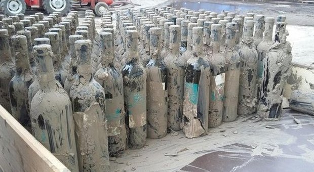 Alluvione a Benevento. In vendita 80mila bottiglie recuperate dal fango: «Sporche ma buone»