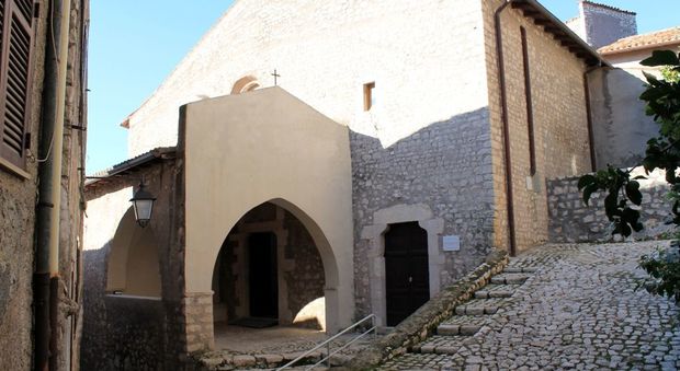 La chiesa di San Michele arcangelo, a Seroneta