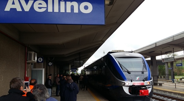 Un unico treno da Avellino per Napoli dall'11 settembre Scoppia la polemica: arcaico