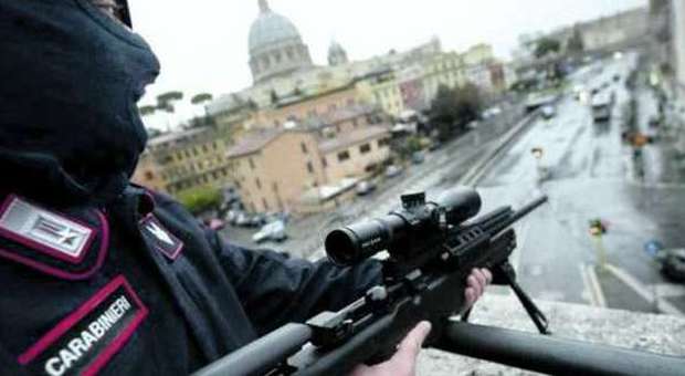 Roma, allerta terrorismo dopo l'attentato ​a Parigi: vigilanza raddoppiata nei punti sensibili