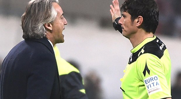 Inter, Mancini squalificato per una giornata e riceve il tapiro d'oro: «In Inghiterra non avrei reagito così ai tifosi»