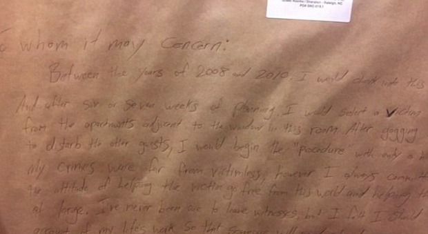 Usa, trova una nota scritta a mano nella stanza dell'hotel: il contenuto della confessione è agghiacciante