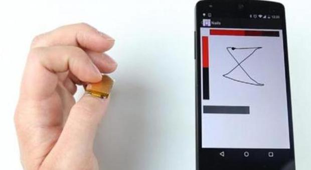 Ecco NailO, l'unghia hi-tech che comanda a distanza pc e smartphone