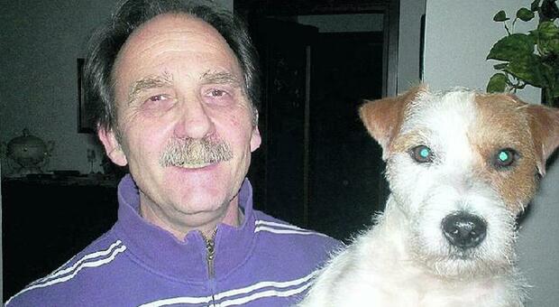 Enrico Fiorindi insieme al suo cane, ex poliziotto stroncato dal Covid