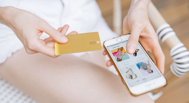 Shopping Online: i consumatori spendono di più quando utilizzano le App