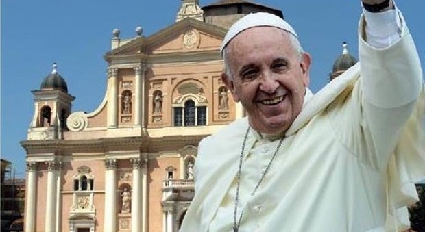 Il Papa domenica va a Carpi, smorzata una polemica accesa da un prete ribelle