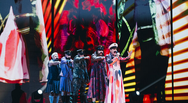 Chi sono i Let 3, i croati vestiti da Hitler in gara all'Eurovision con una canzone contro la guerra