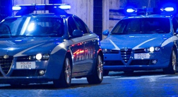 Rapina nel centro scommesse nel Napoletano, bandito in fuga con 15mila euro
