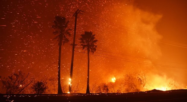 Inferno California, 25 morti e 110 dispersi: è l'incendio più mortale dal 1991
