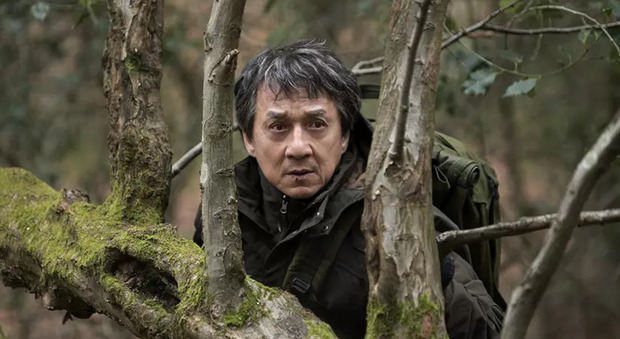 Stasera in tv, lunedì 27 settembre su Italia 1 «The Foreigner»: curiosità e trama del film con Jackie Chan