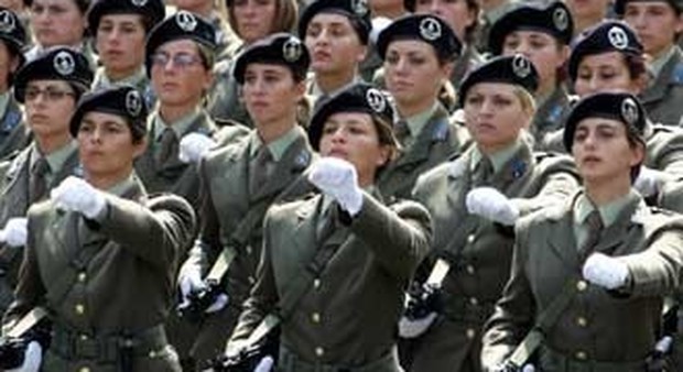 20 ottobre 1999 Via all'arruolamento delle donne nell'esercito