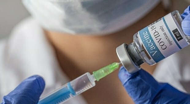 Medici e pediatri, test e vaccini in ambulatorio: «Non siamo tamponatori, noi curiamo le persone»