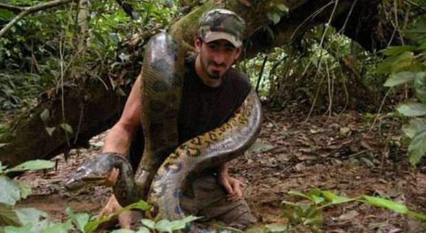 Mangiato vivo da un anaconda: l'esperimento di Paul Rosolie, il nuovo Indiana Jones dell'Amazzonia