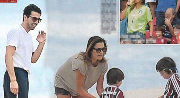 Gigi Buffon e Alena Seredova in spiaggia in Brasile