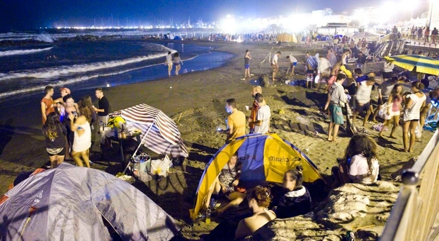 Coronavirus Lazio, da Ostia a Sabaudia: niente feste in spiaggia