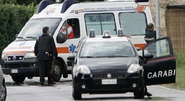 Ucciso a colpi di pistola nell'auto nel box di casa a Milano: la vittima aveva 63 anni