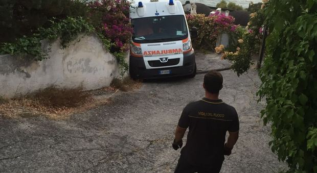 Circeo, ambulanza del 118 resta in bilico sul baratro