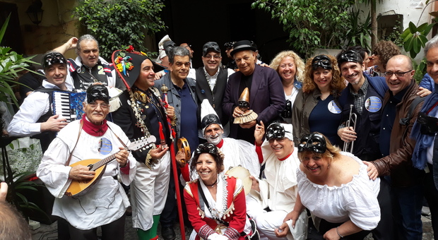 Napoli - Una kermesse musicale per la maschera di Pulcinella, patrimonio dell'Unesco