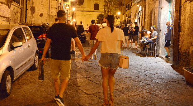 Lockdown a Salerno, il sindaco Napoli chiude altre due piazze nel weekend
