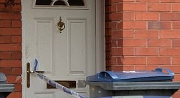 Regno Unito, bambino di sette anni lasciato fuori casa muore assiderato