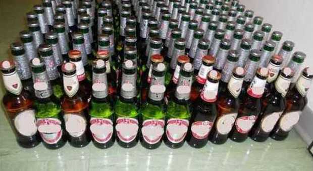 Venditori abusivi di alcolici in centro: sequestrate 150 bottiglie