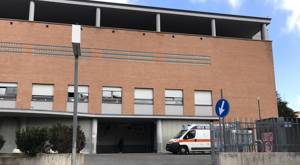 Caso sospetto di Coronavirus, donna arriva in clinica ad Aprilia viene trasferita allo Spallanzani: test negativo