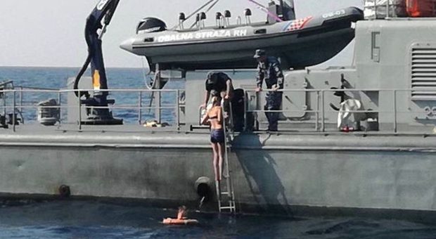 Il salvataggio della nave militare croata
