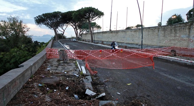 Il maltempo continua: a Napoli restano chiusi scuole, asili nido e parchi pubblici