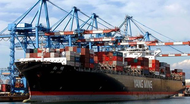 Commercio estero: Istat, frena l'export a dicembre