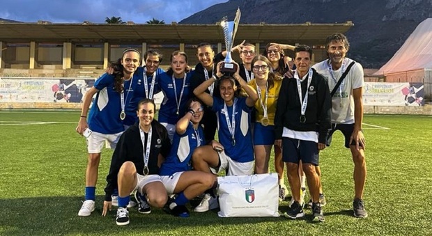 Il Liceo Orsini porta Ascoli sulla vetta nazionale: il dream team sbanca nel Futsal nei campionati studenteschi di Palermo