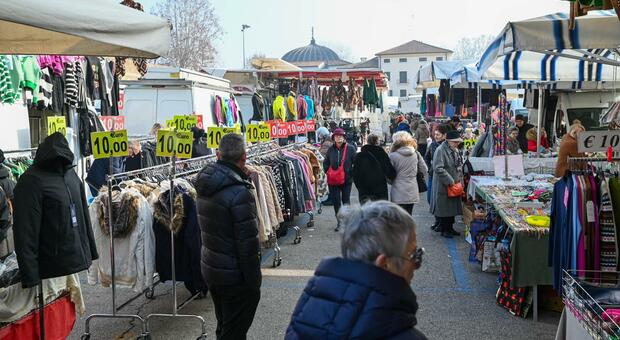 Il mercato di piazzale Burchiellati a Treviso