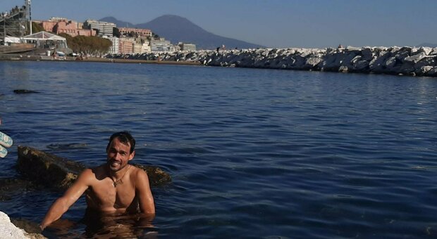 Tennis, Atp Napoli: Fognini batte Grenier e festeggia tuffandosi a mare